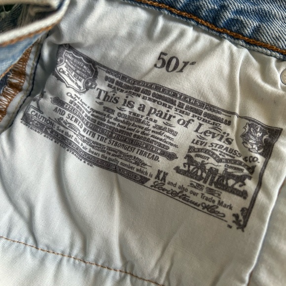 LEVI Distressed Light Blue Denim Shorts SZ 27 - Picture 6 of 6